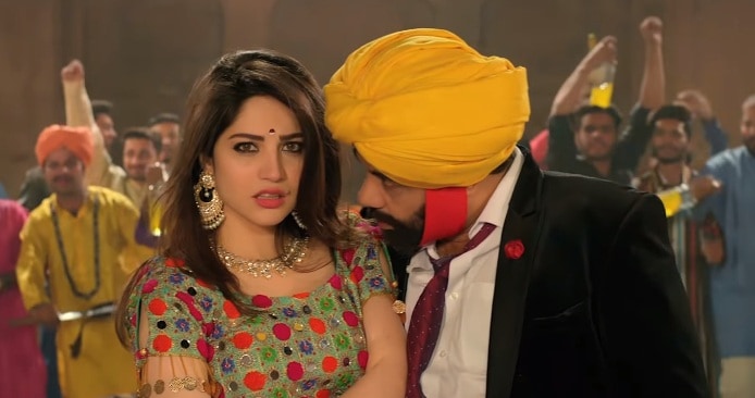 ‘Kaaf Kangana’s’ item song featuring Neelum Munir is more bizarre than the trailer