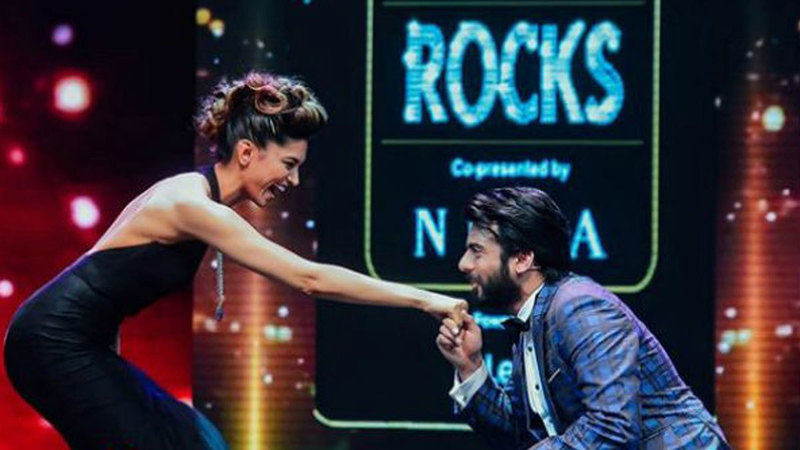 VIDEO: Fawad Khan serenades Deepika Padukone, Sonakshi Sinha