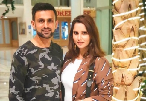 PSL5: Sania Mirza lands in Karachi to cheer on Shoaib Malik