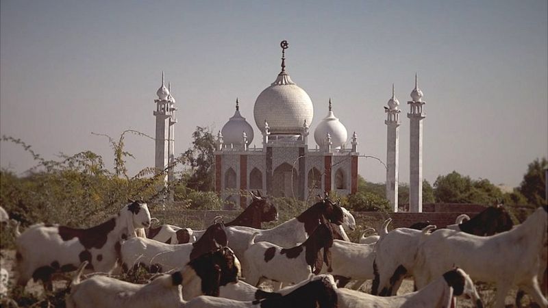 Sindh man builds ‘mini Taj Mahal’ as a tribute for the ‘love of his life’