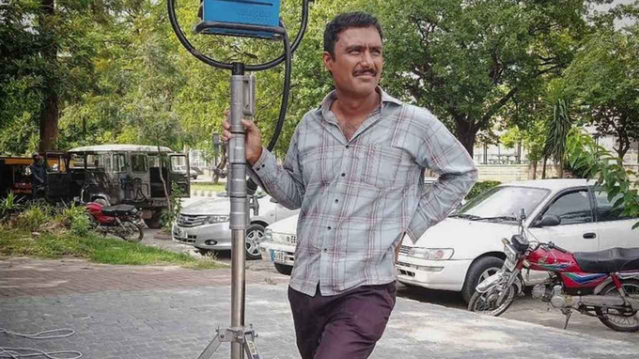 Ahmed Ali Akbar hopes to feature on Naswar packet after ‘Parizaad’ chips