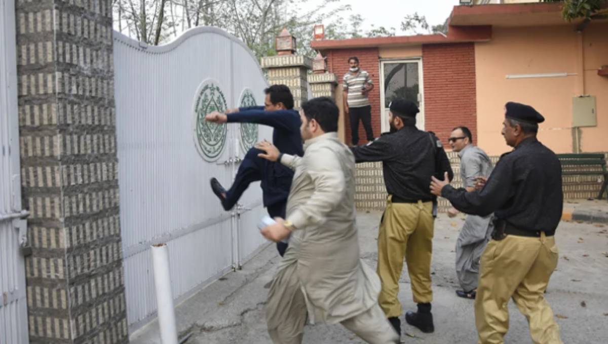 Sindh House attack case: bail cancelled of PTI MNAs, back in jail