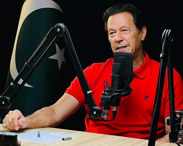 ‘Gadhay par lines bana kar woh zebra nahin ban jaata’, Khan on Pakistan vs England