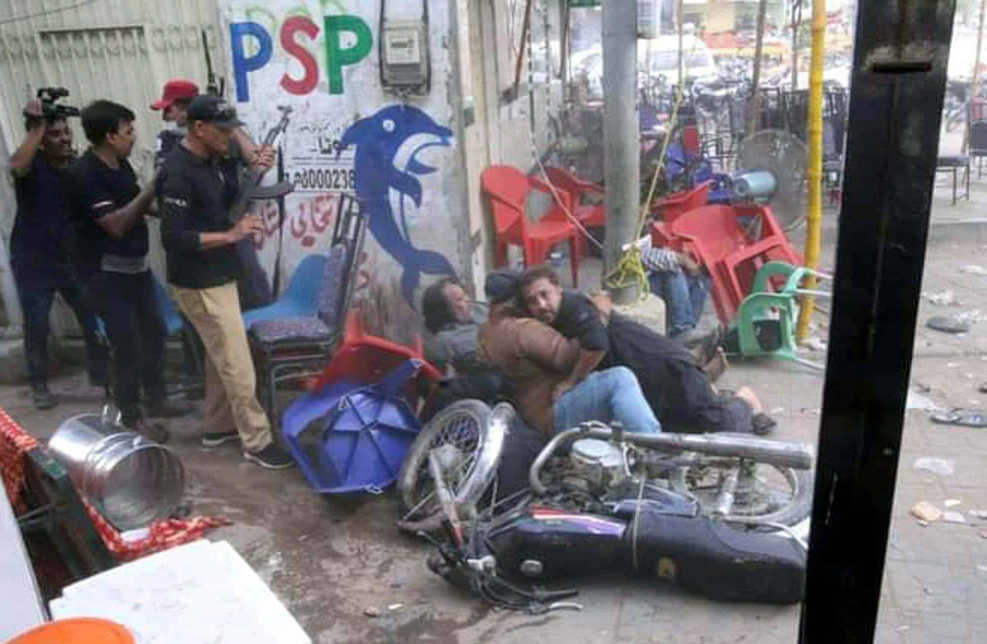 Clash between political parties kills one in Karachi