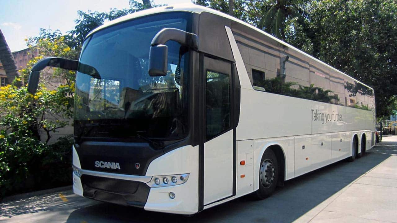 Pakistan and Afghanistan to launch luxury bus service in August