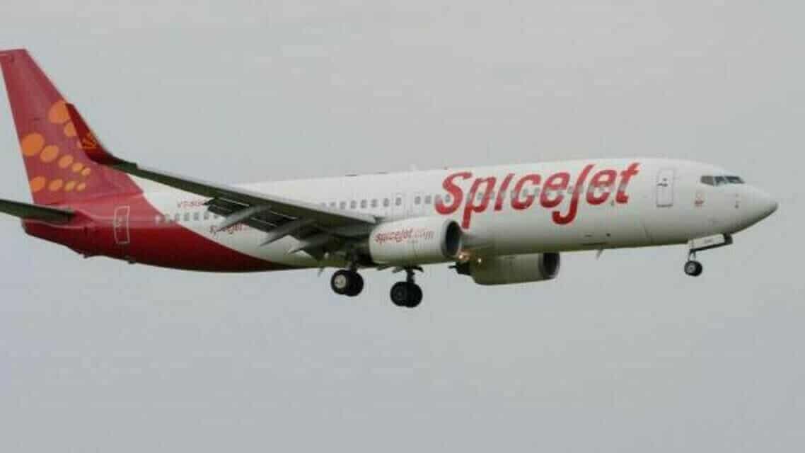 Indian plane makes emergency landing at Karachi airport