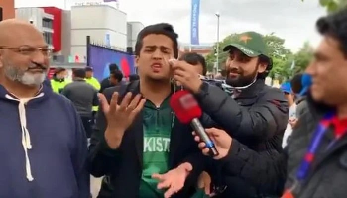 ‘Bhai tera chakka nahi bhulay ga’: Momin Saqib meets Hardik Pandya