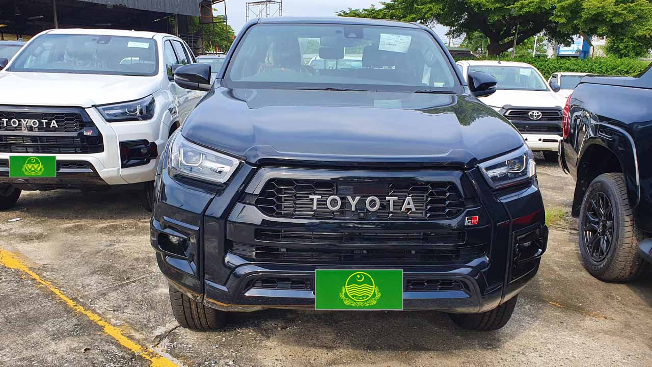 Punjab govt set to spend Rs2.3 billion on new cars for officials