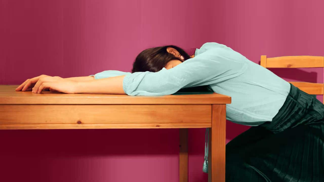 A Twitter user asked 26 y/o’s about the advice they would give to those in early twenties, and people had the best responses