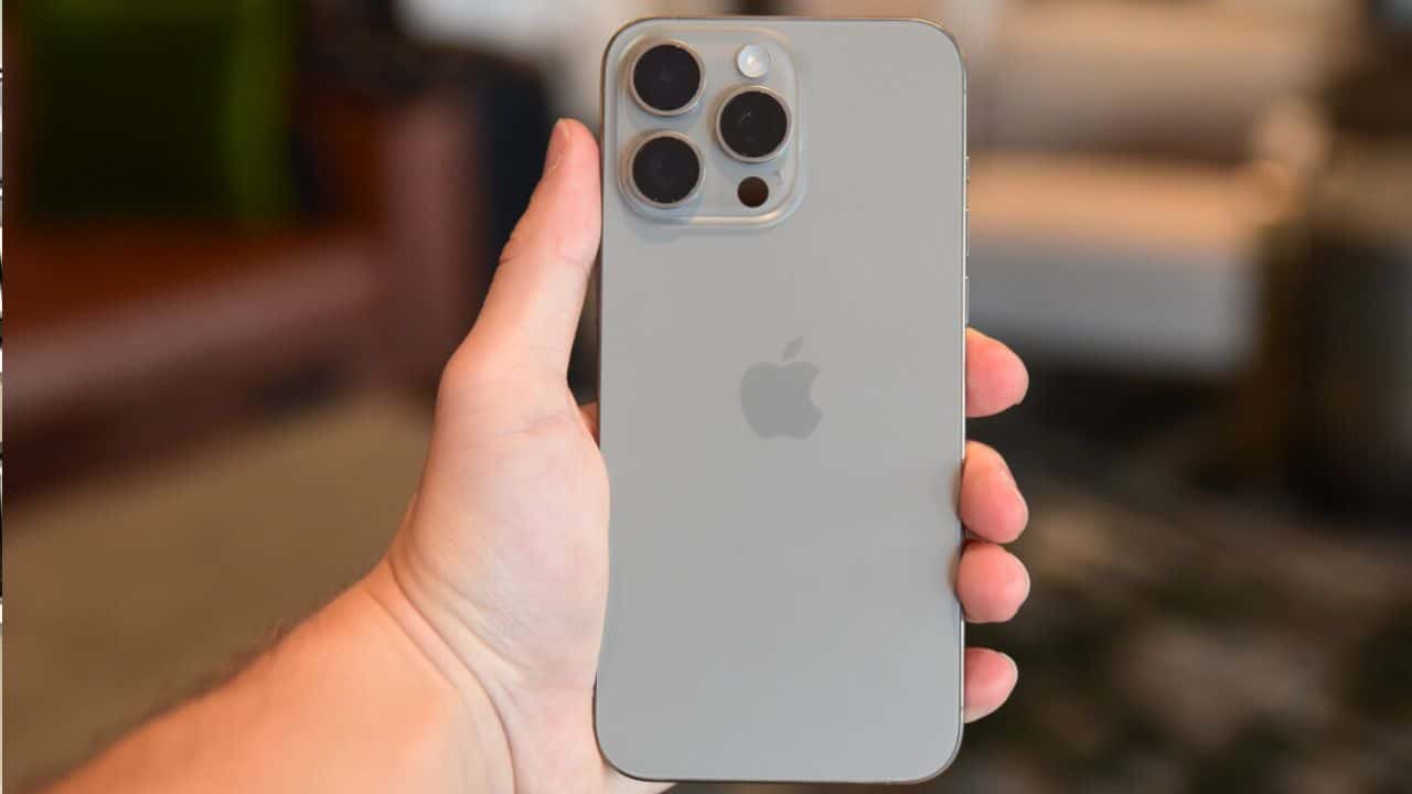 iPhone users perturbed by mysterious shut down issue