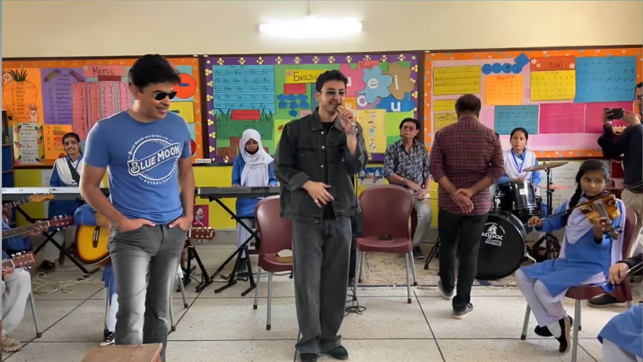 Hasan Raheem in love with a new band in Shahzad Roy’s school