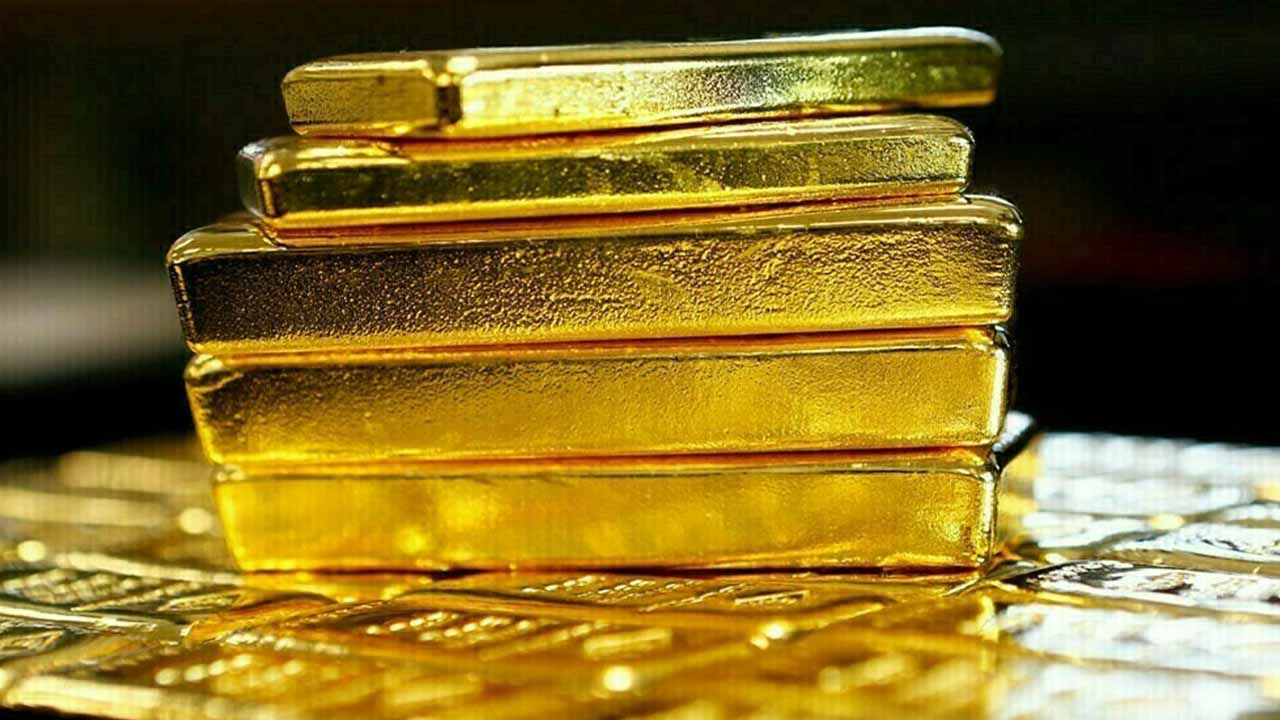 Gold price closes week above Rs230,000 per tola