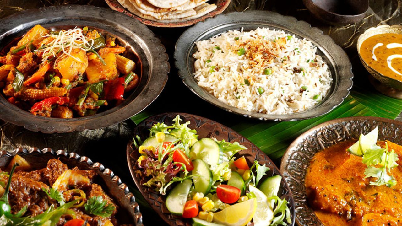 Diners in India spit blood after being served ‘dry ice’