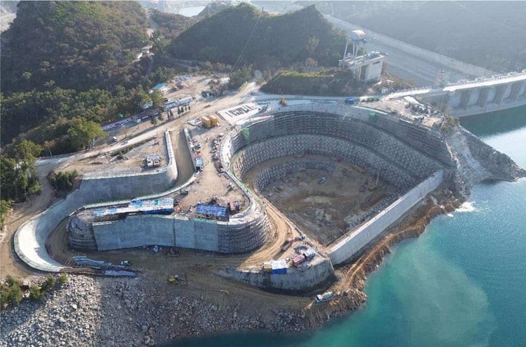 Chinese company lays off 2000 workers on Tarbela dam project
