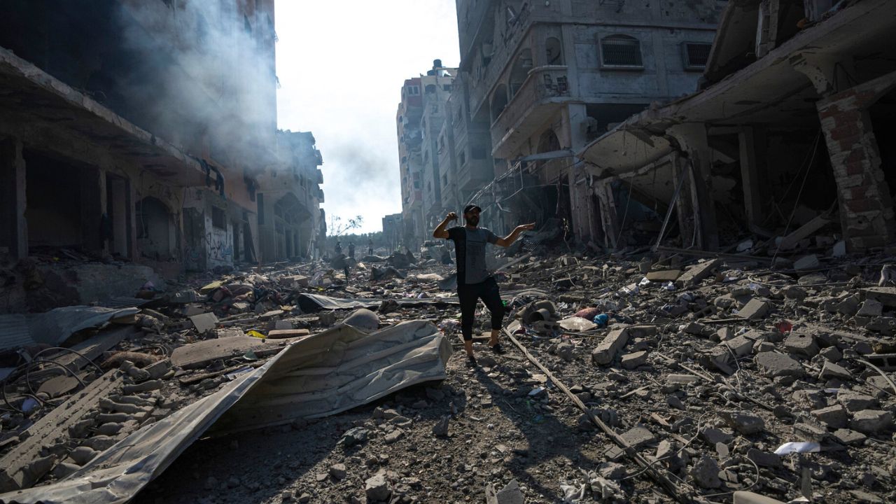 UN agency finds unexploded 1,000-pound bombs in Gaza schools