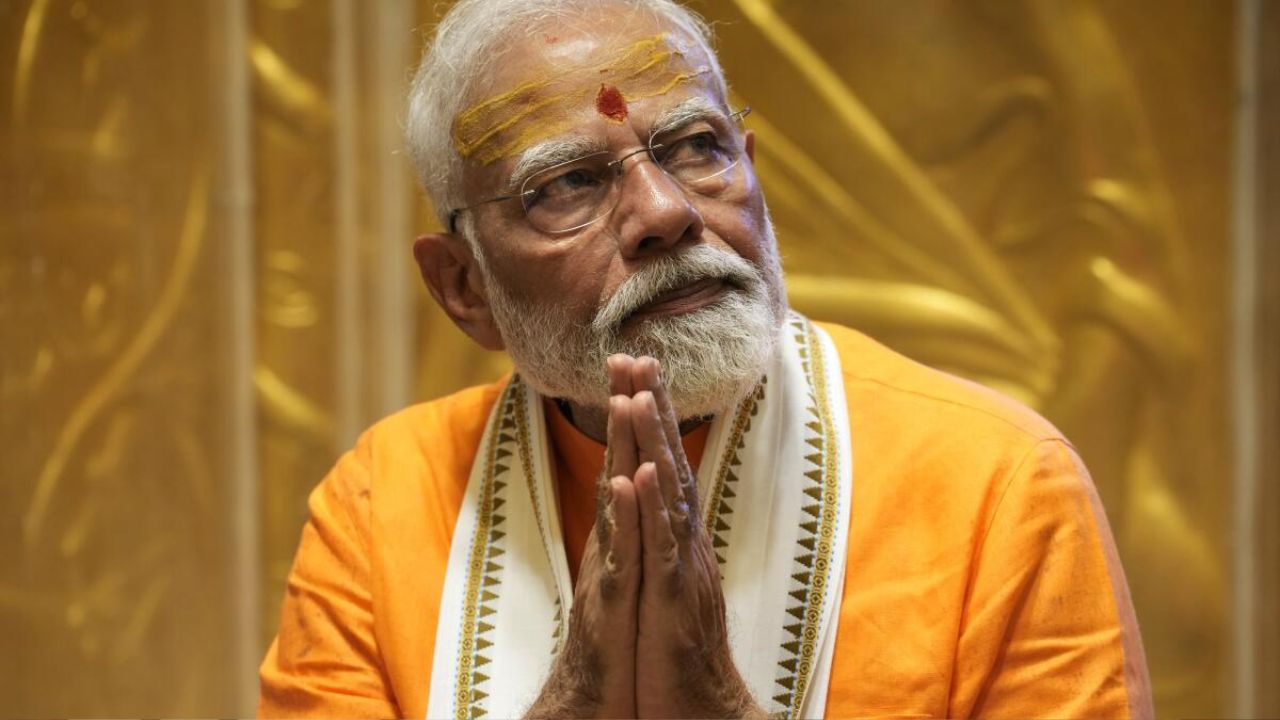Modi files candidacy for India election in Hindu holy city