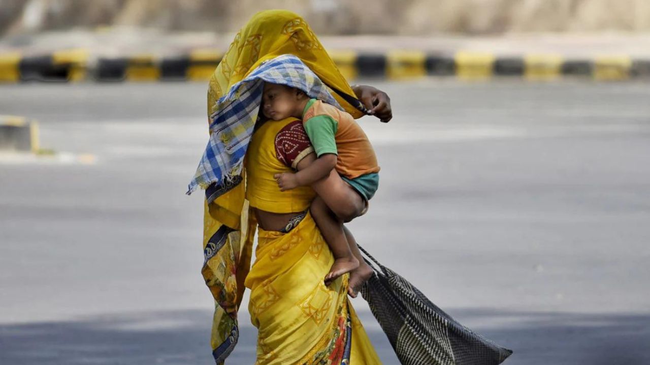 India shuts schools as temperatures soar