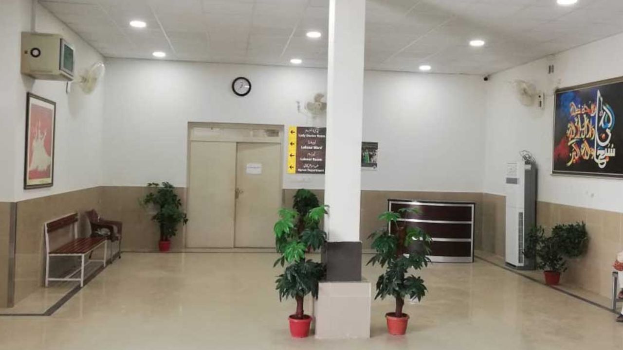 Dead patient decomposes, locked and forgotten in hospital store