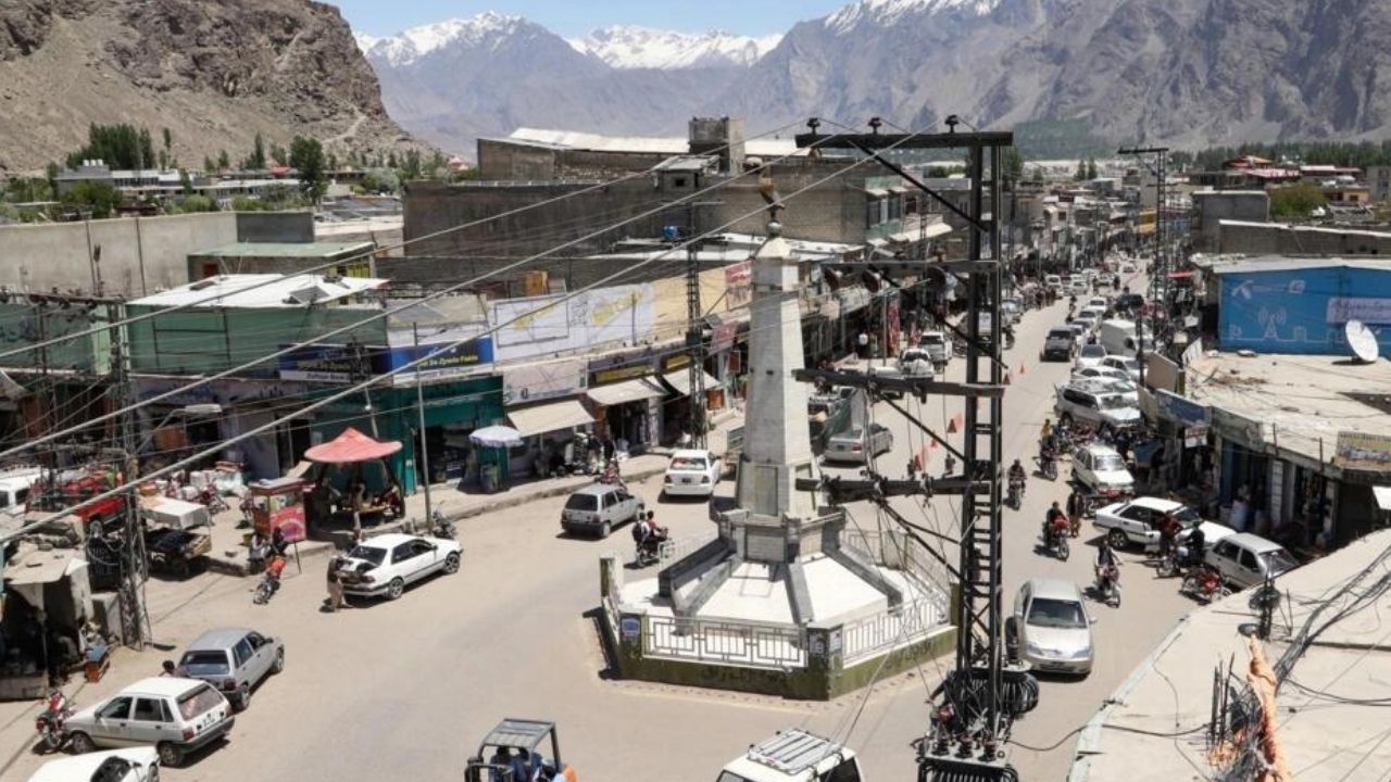Pakistan power crisis deepened by mountain tourism
