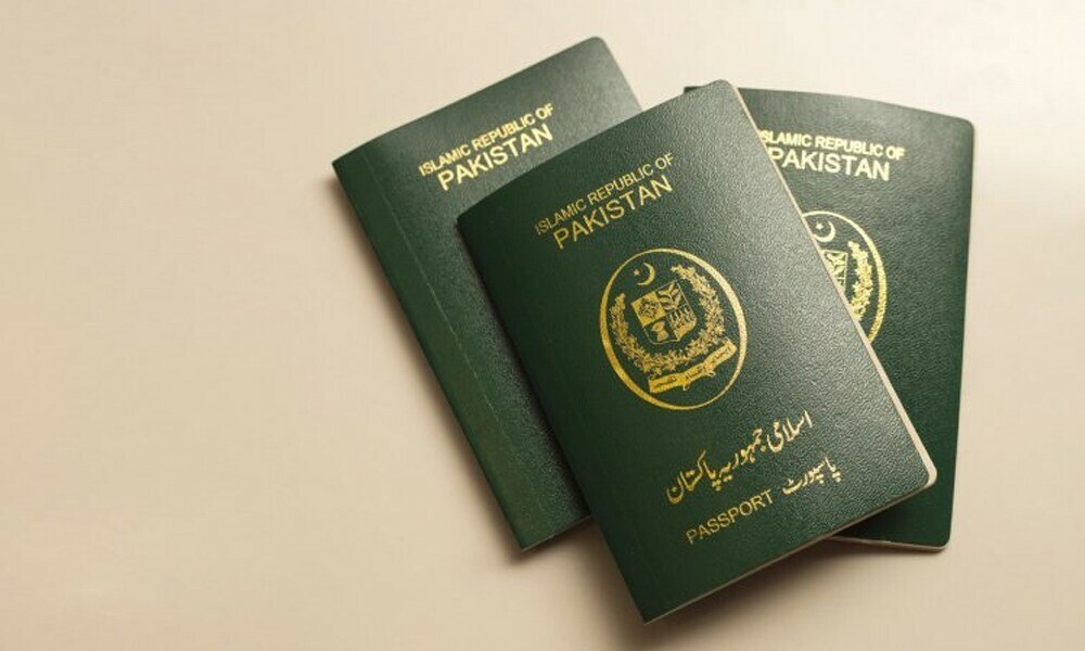 Pakistanis seeking asylum in foreign countries will not receive passports