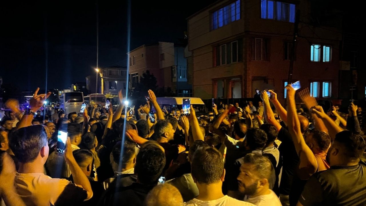 Turkey arrests 67 after mob attacks Syrian properties