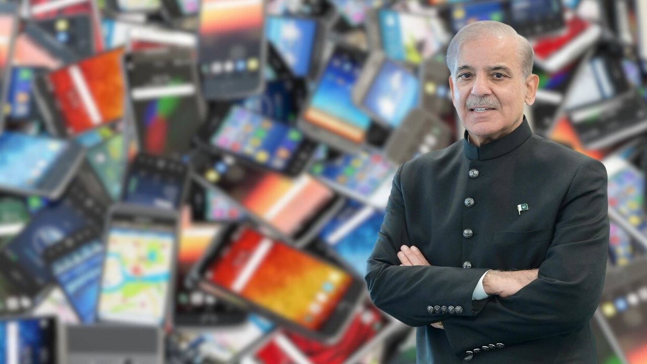 Shehbaz Sharif announces one million smartphones for students on merit
