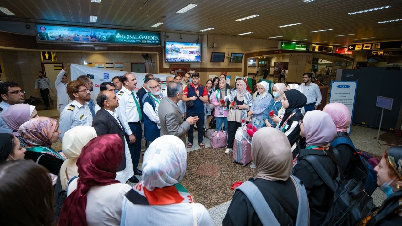 27 Palestinian medical students arrive in Pakistan from Gaza